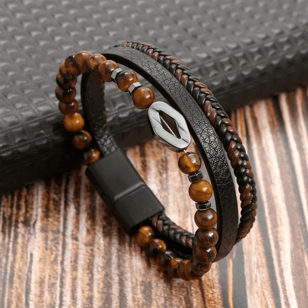 Hochwertiges Lederarmband für Männer - Stilvolles Bling mit Edelsteinen und Charms